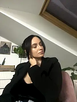 Kristis43 online show from November 18, 2025, 3:27 pm