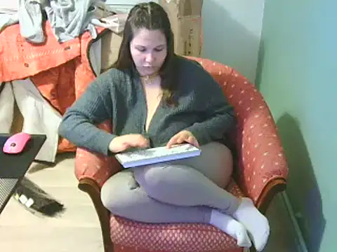 Snapshot of minette-sexy chatting on December 18, 2024, 6:35 pm minette-sexy online show from December 18, 2024, 6:35 pm