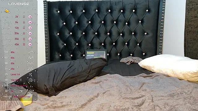 Snapshot of online_bestie chatting on January 13, 2025, 12:09 am online bestie online show from January 13, 2025, 12:09 am