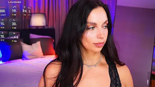 LunaNight online show from April 17, 2026, 8:23 pm