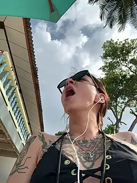 Snapshot of BabeRainbow chatting on January 22, 2025, 2:37 am BabeRainbow online show from January 22, 2025, 2:37 am