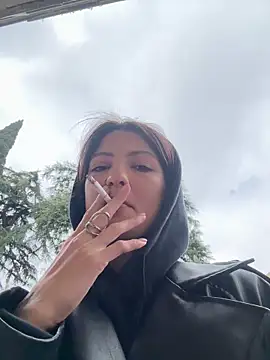 Snapshot of BabeRainbow chatting on February 18, 2025, 9:32 am BabeRainbow online show from February 18, 2025, 9:32 am