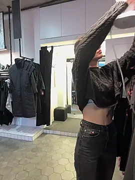 Snapshot of BabeRainbow chatting on February 23, 2025, 1:32 pm BabeRainbow online show from February 23, 2025, 1:32 pm