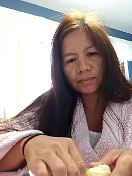 Snapshot of XLennaMX chatting on January 18, 2026, 6:23 pm XLennaMX online show from January 18, 2026, 6:23 pm