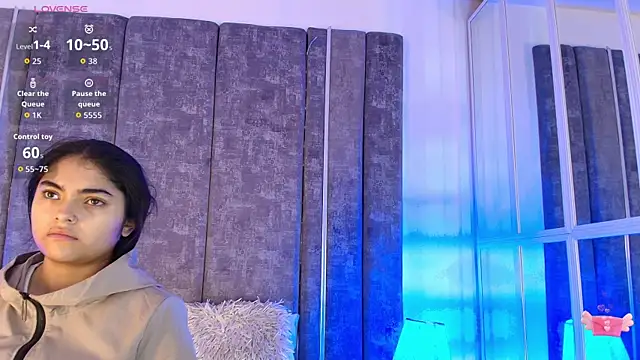 GiselOrtiz online show from December 23, 2025, 10:35 am