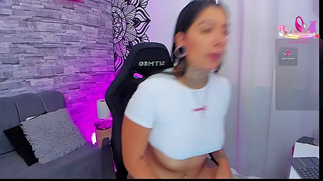 Snapshot of LouaneBourVip chatting on October 7, 2025, 1:41 pm LouaneBourVip online show from October 7, 2025, 1:41 pm