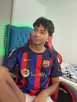 Leonarrrd 01 online show from March 6, 2026, 9:44 pm