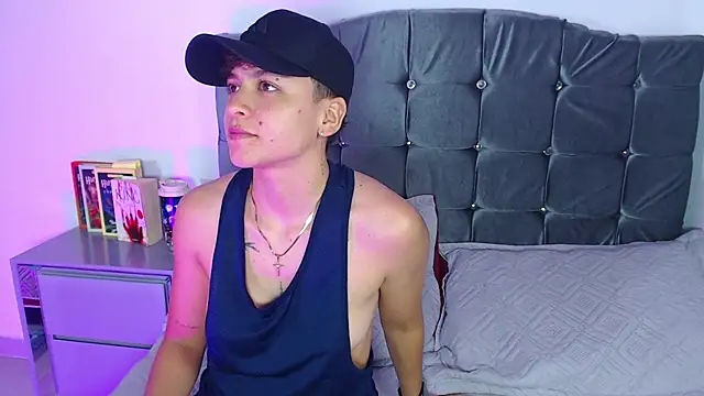 Antonella Cruz02 online show from July 13, 2026, 3:31 am