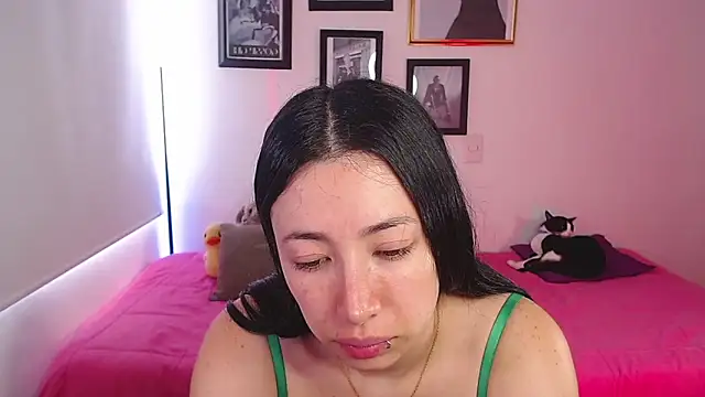 Snapshot of lilyy_evanss chatting on February 26, 2025, 9:48 pm lilyy evanss online show from February 26, 2025, 9:48 pm