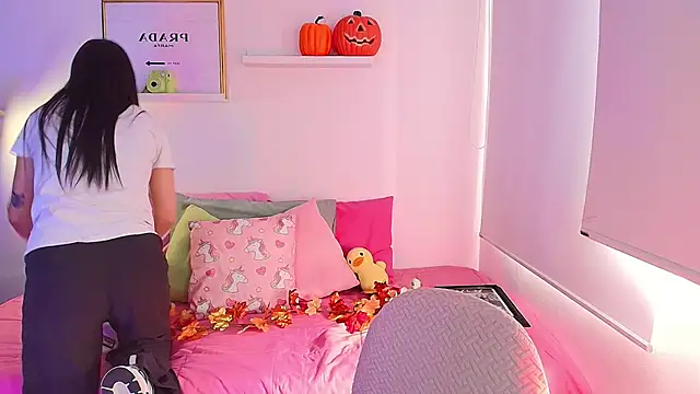 Snapshot of lilyy_evanss chatting on October 1, 2025, 9:10 pm lilyy evanss online show from October 1, 2025, 9:10 pm