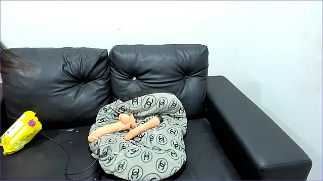 candyummy online show from December 1, 2025, 11:37 am