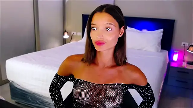 Snapshot of wow_Mia chatting on February 21, 2025, 8:18 am wow Mia online show from February 21, 2025, 8:18 am