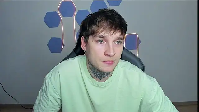 Snapshot of Chris_Tyson chatting on December 6, 2024, 2:17 pm Chris Tyson online show from December 6, 2024, 2:17 pm