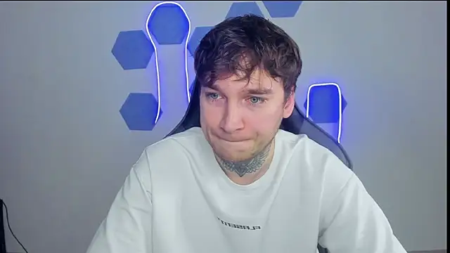 Snapshot of Chris_Tyson chatting on December 13, 2024, 9:57 am Chris Tyson online show from December 13, 2024, 9:57 am