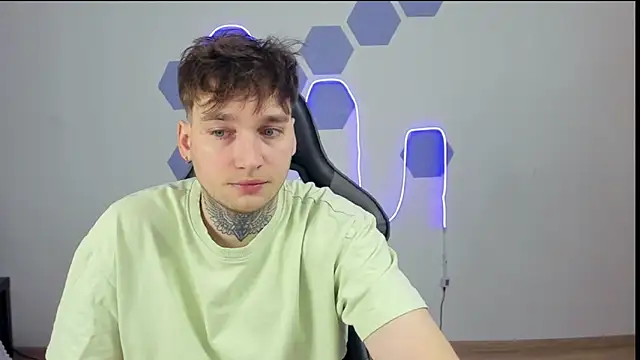 Snapshot of Chris_Tyson chatting on December 21, 2024, 8:10 pm Chris Tyson online show from December 21, 2024, 8:10 pm