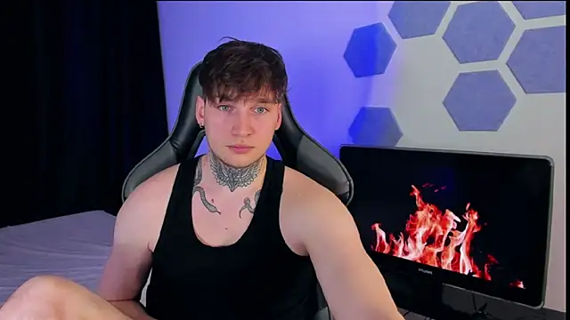 Snapshot of Chris_Tyson chatting on March 18, 2025, 1:10 am Chris Tyson online show from March 18, 2025, 1:10 am