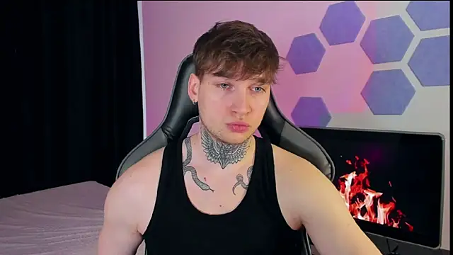 Snapshot of Chris_Tyson chatting on March 18, 2025, 4:26 am Chris Tyson online show from March 18, 2025, 4:26 am