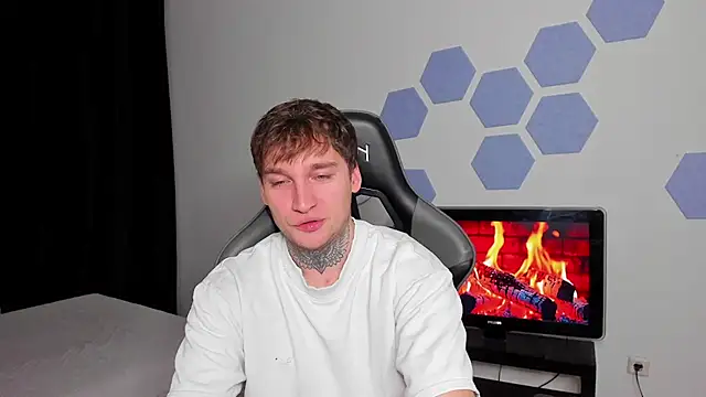 Snapshot of Chris_Tyson chatting on October 13, 2025, 4:07 pm Chris Tyson online show from October 13, 2025, 4:07 pm