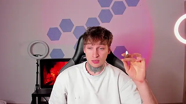 Snapshot of Chris_Tyson chatting on October 18, 2025, 10:32 pm Chris Tyson online show from October 18, 2025, 10:32 pm