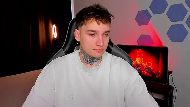 Snapshot of Chris_Tyson chatting on November 25, 2025, 6:57 am Chris Tyson online show from November 25, 2025, 6:57 am