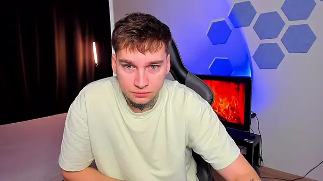 Snapshot of Chris_Tyson chatting on December 3, 2025, 7:16 am Chris Tyson online show from December 3, 2025, 7:16 am