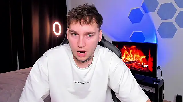 Snapshot of Chris_Tyson chatting on December 5, 2025, 7:28 am Chris Tyson online show from December 5, 2025, 7:28 am