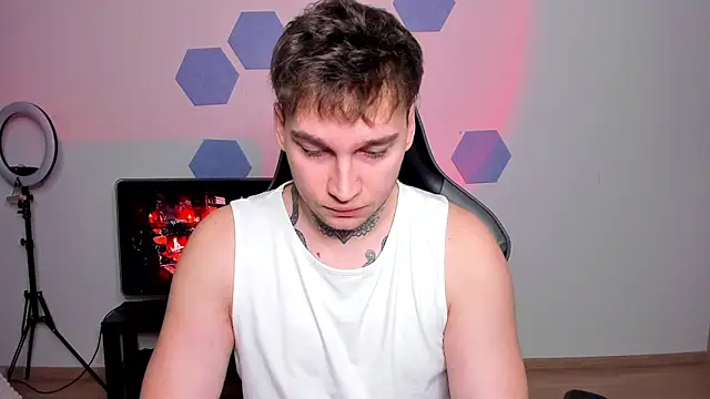 Snapshot of Chris_Tyson chatting on December 18, 2025, 9:37 am Chris Tyson online show from December 18, 2025, 9:37 am