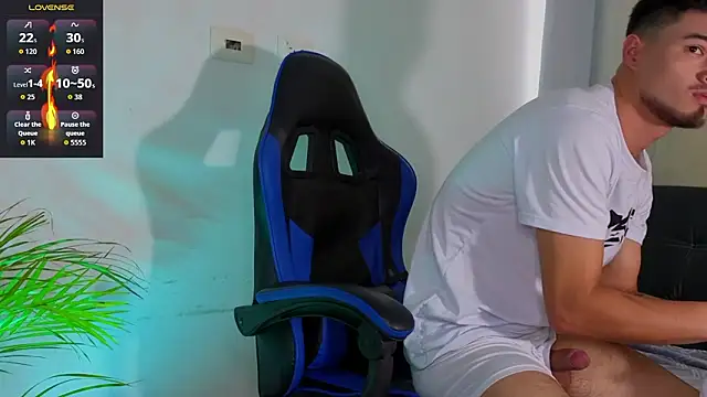 EdwardRoss  online show from February 2, 2026, 10:08 pm