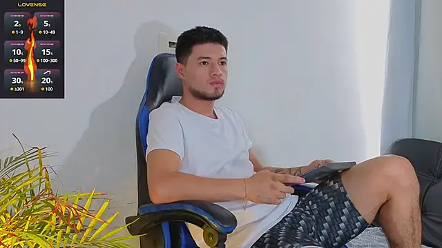 EdwardRoss  online show from March 23, 2026, 7:40 pm