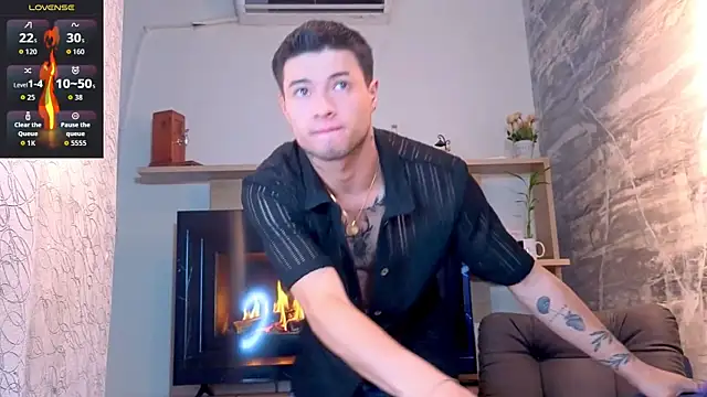 EdwardRoss  online show from July 9, 2026, 8:46 pm
