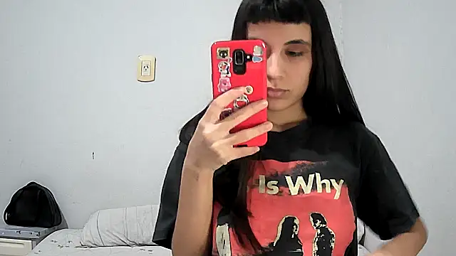 Snapshot of melodybar27 chatting on March 12, 2025, 4:08 am melodybar27 online show from March 12, 2025, 4:08 am