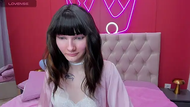 Lili flowerr online show from February 13, 2025, 1:37 pm