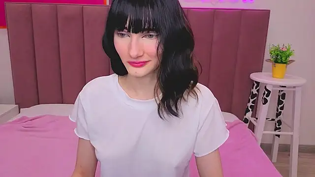 Snapshot of Lili_flowerr chatting on June 2, 2026, 9:33 am Lili flowerr online show from June 2, 2026, 9:33 am