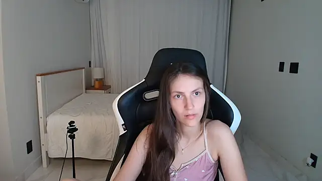 Snapshot of upssnowy chatting on July 21, 2026, 1:19 am upssnowy online show from July 21, 2026, 1:19 am
