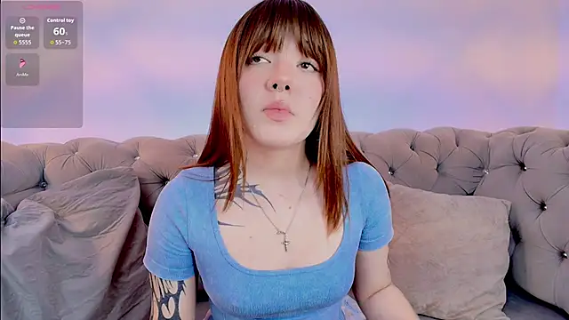 Fluffy Bubble21 online show from September 10, 2025, 3:17 am