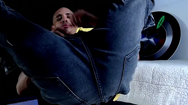 Antonywebb94 online show from October 29, 2025, 3:53 am