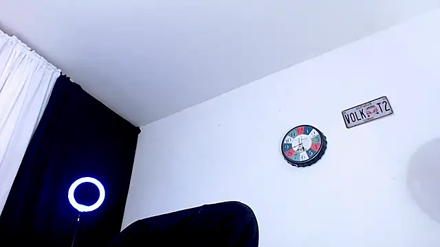 Antonywebb94 online show from April 14, 2026, 2:50 am