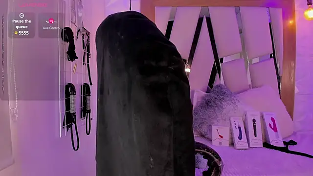 ary cooper  online show from March 4, 2025, 6:29 pm