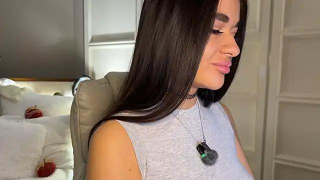 UrLillShy online show from October 25, 2025, 1:13 am