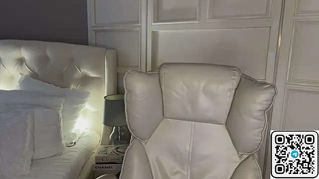 UrLillShy online show from April 6, 2026, 5:19 am