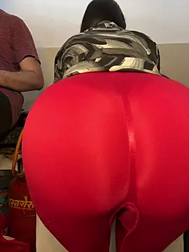 Snapshot of Miss__Malaika chatting on January 1, 2025, 6:37 am Miss  Malaika online show from January 1, 2025, 6:37 am