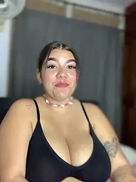 Snapshot of Michellesexxy chatting on December 10, 2024, 6:33 am Michellesexxy online show from December 10, 2024, 6:33 am