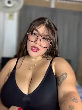 Snapshot of Michellesexxy chatting on December 17, 2024, 3:50 am Michellesexxy online show from December 17, 2024, 3:50 am