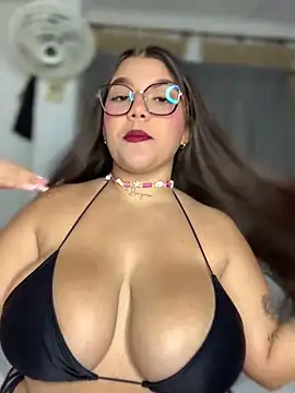 Snapshot of Michellesexxy chatting on January 22, 2025, 2:26 am Michellesexxy online show from January 22, 2025, 2:26 am