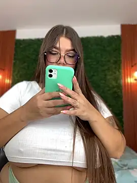 Snapshot of Michellesexxy chatting on January 28, 2025, 7:22 am Michellesexxy online show from January 28, 2025, 7:22 am