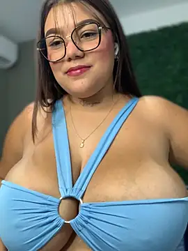 Snapshot of Michellesexxy chatting on January 29, 2025, 8:35 pm Michellesexxy online show from January 29, 2025, 8:35 pm