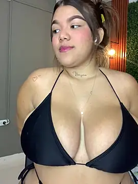 Snapshot of Michellesexxy chatting on February 1, 2025, 8:37 pm Michellesexxy online show from February 1, 2025, 8:37 pm