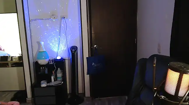 Snapshot of CarolinaRincon chatting on March 19, 2025, 9:37 pm CarolinaRincon online show from March 19, 2025, 9:37 pm