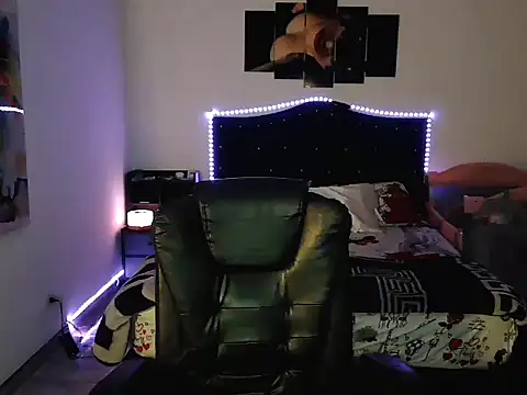 Snapshot of CarolinaRincon chatting on October 3, 2025, 11:02 pm CarolinaRincon online show from October 3, 2025, 11:02 pm