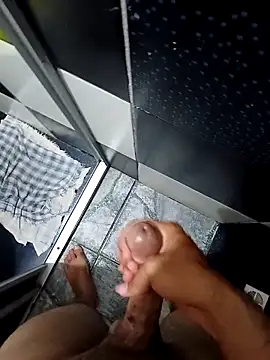 Snapshot of Khael78 chatting on November 8, 2025, 9:35 pm Khael78 online show from November 8, 2025, 9:35 pm